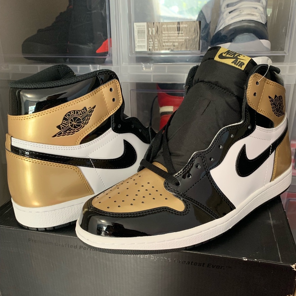 Air Jordan 1 Retro “Gold Toe” 1’s Sz 11